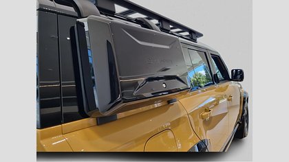 Defender 110 12