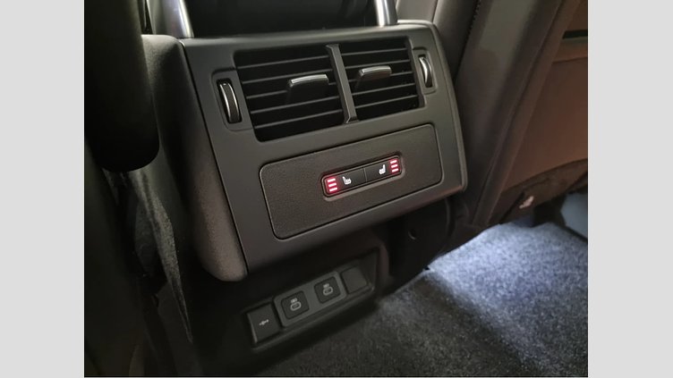 2025 Rabljena vozila Land Rover Discovery Eiger Grey D250 AWD AUTOMATIC MHEV DYNAMIC SE 