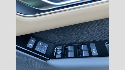 Range Rover Velar 11