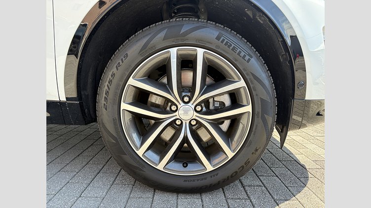 2025 認定中古車 Land Rover Discovery Sport Fuji White 2.0 litre i4D​ Dynamic S D200