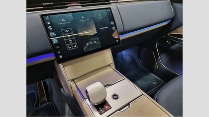 Range Rover 10