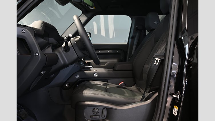 2026 Ny Land Rover Defender 110 Santorini Black Bensin Laddhybrid X-Dynamic SE