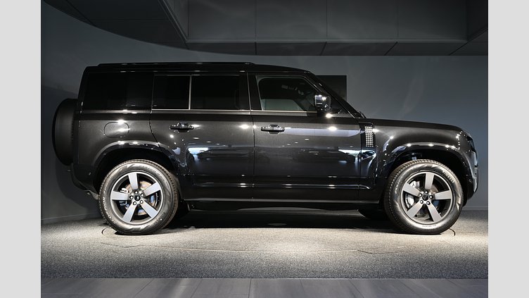 2026 Ny Land Rover Defender 110 Santorini Black Bensin Laddhybrid X-Dynamic SE