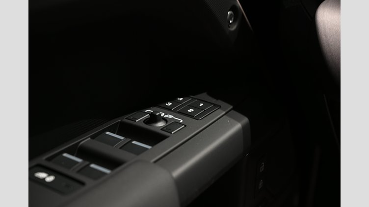 2026 Ny Land Rover Defender 110 Santorini Black Bensin Laddhybrid X-Dynamic SE
