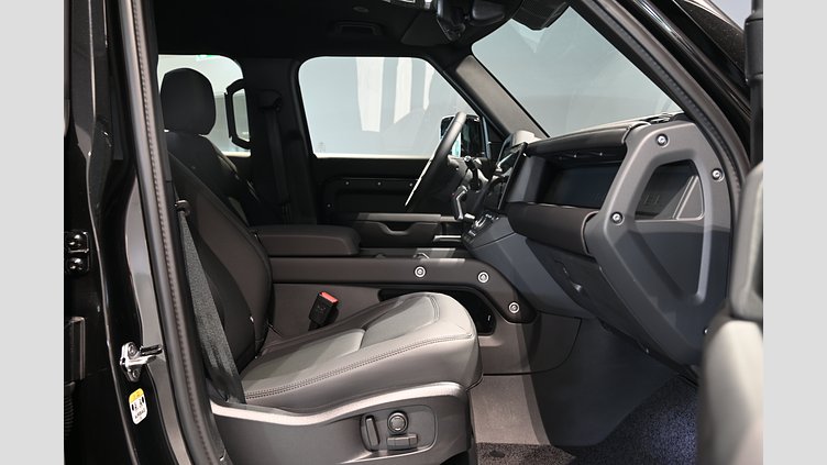 2026 Ny Land Rover Defender 110 Santorini Black Bensin Laddhybrid X-Dynamic SE