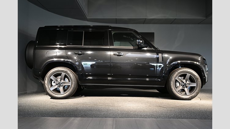 2026 Ny Land Rover Defender 110 Santorini Black Bensin Laddhybrid X-Dynamic SE