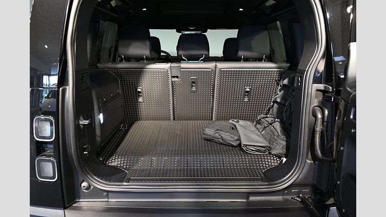 2026 Ny Land Rover Defender 110 Santorini Black Bensin Laddhybrid X-Dynamic SE