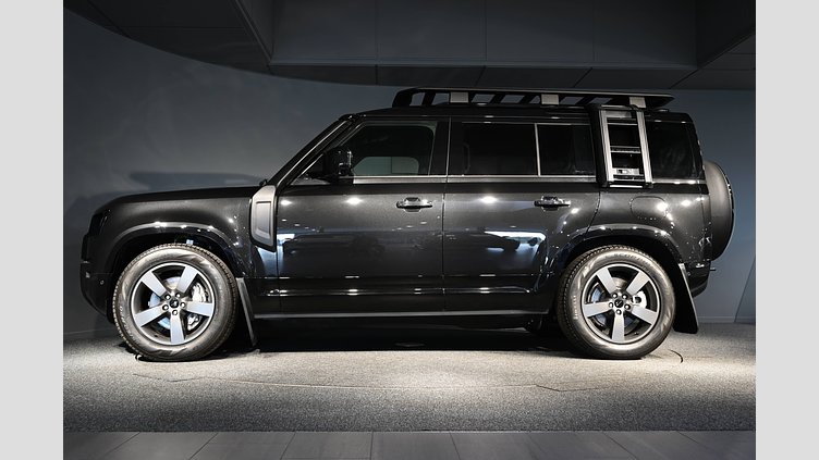 2026 Ny Land Rover Defender 110 Santorini Black Bensin Laddhybrid X-Dynamic SE