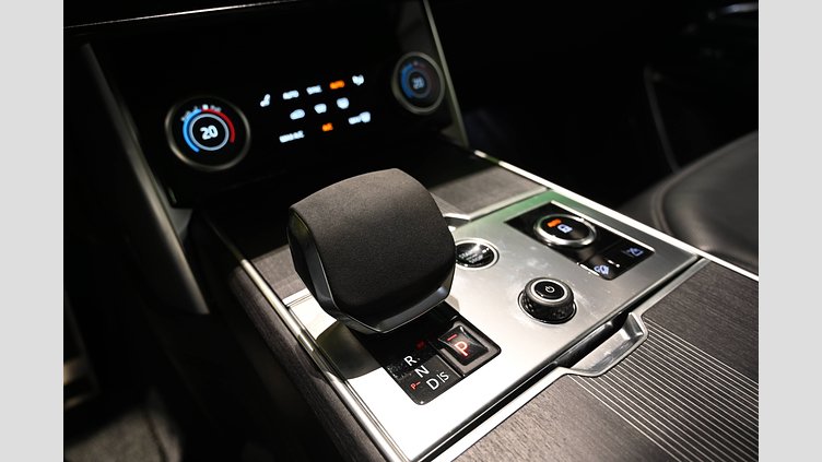 2022 Begagnad Land Rover Range Rover Charente Grey AWD D350 First Edition