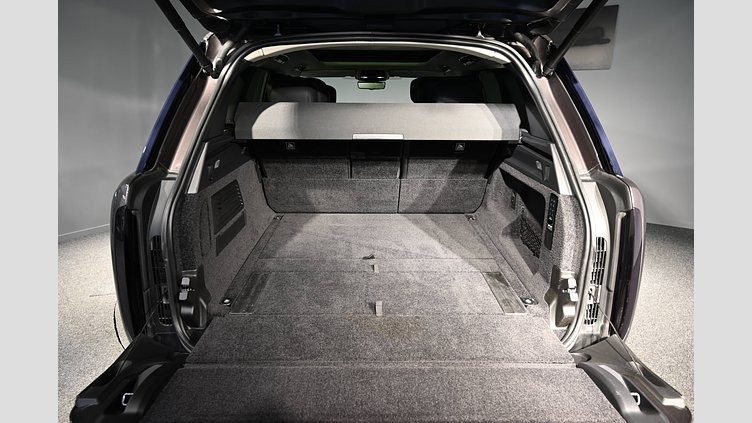 2022 Begagnad Land Rover Range Rover Charente Grey AWD D350 First Edition