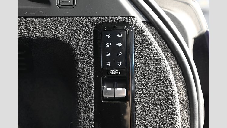 2022 Begagnad Land Rover Range Rover Charente Grey AWD D350 First Edition