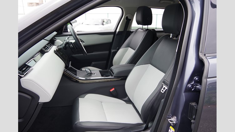 2024 認定中古車 Land Rover Range Rover Velar ヴァレジネブルー P400eプラグインハイブリッド（ガソリン） スタンダードホイールベース Dynamic SE