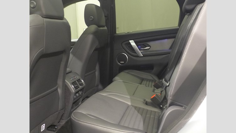 2025 認定中古車 Land Rover Discovery Sport ハクバシルバー D200マイルドハイブリッド（ディーゼル） 標準ホイール Dynamic SE