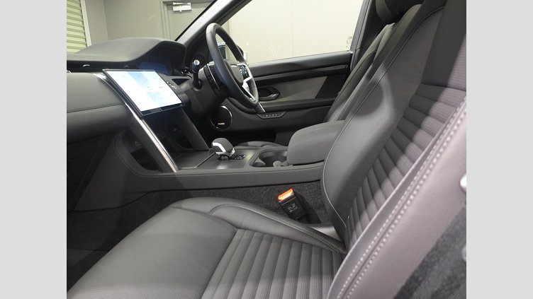2025 認定中古車 Land Rover Discovery Sport ハクバシルバー D200マイルドハイブリッド（ディーゼル） 標準ホイール Dynamic SE