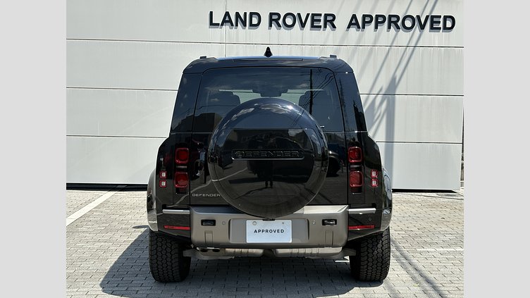 2024 認定中古車 Land Rover Defender 110 サントリーニブラック D350 ディーゼルマイルドハイブリッド X-Dynamic SE