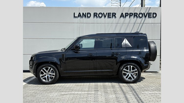 2024 認定中古車 Land Rover Defender 110 サントリーニブラック D350 ディーゼルマイルドハイブリッド X-Dynamic SE