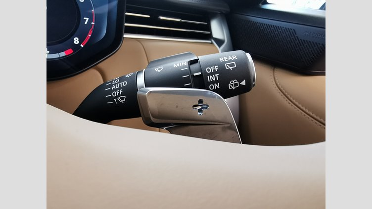 2025 認定中古車 Land Rover Range Rover ベルグレイヴィアグリーン P530 AWD（AT） スタンダードホイールベース Autobiography
