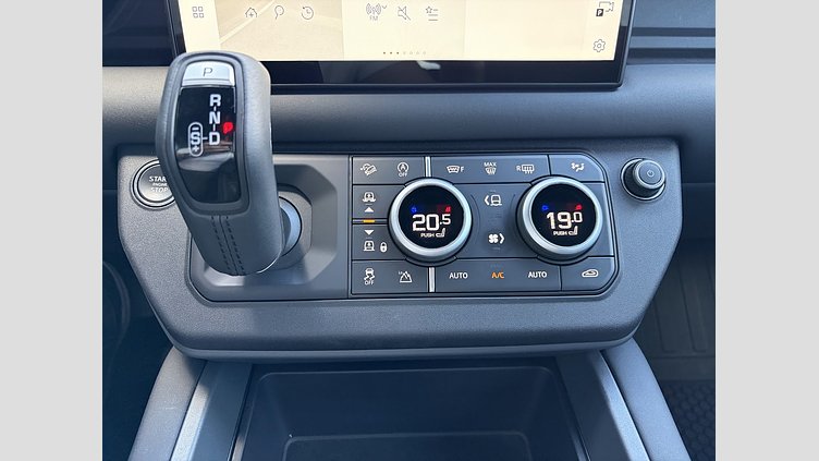 2025 Вживаний Land Rover Defender 110 Santorini Black 3.0 litre i6D​ X-Dynamic SE
