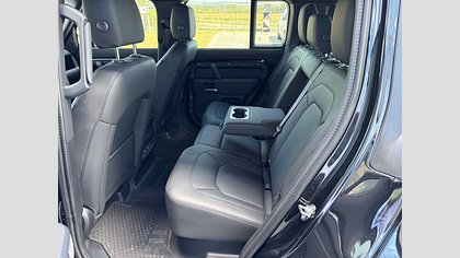 Defender 110 17