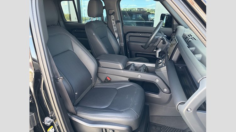 2025 Вживаний Land Rover Defender 110 Santorini Black 3.0 litre i6D​ X-Dynamic SE