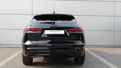 F-Pace 1