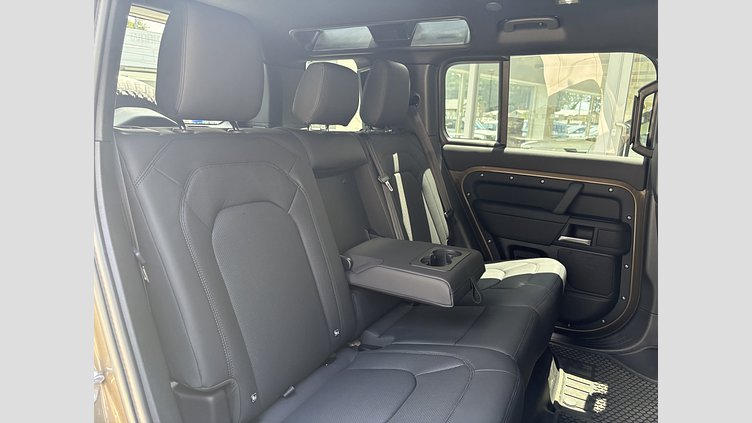 2025 認定中古車 Land Rover Defender 110 ゴンドワナストーン P300 ガソリン X-Dynamic SE