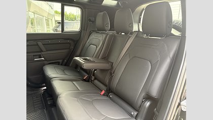 Defender 110 4