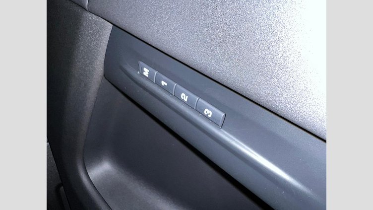2024 認定中古車 Land Rover Range Rover Evoque サントリーニブラック D200マイルドハイブリッド（ディーゼル） Standard Wheelbase S