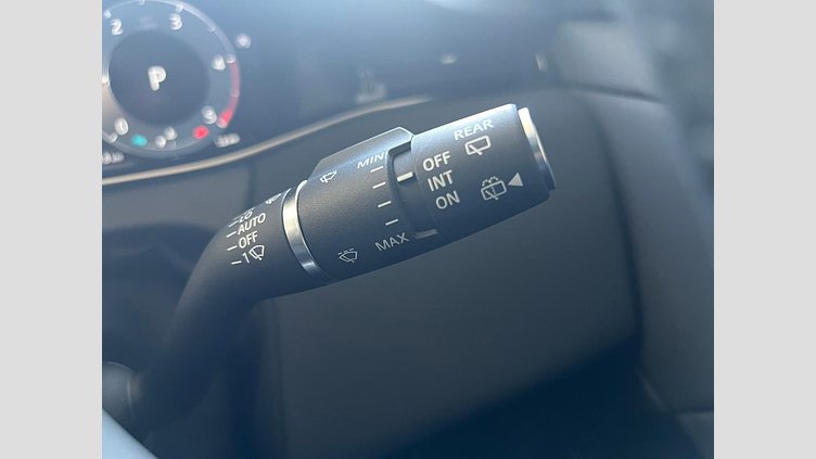 2024 認定中古車 Land Rover Range Rover Evoque サントリーニブラック D200マイルドハイブリッド（ディーゼル） Standard Wheelbase S