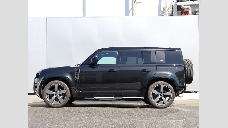 2023 認定中古車 Land Rover Defender 110 サントリーニブラック P525 AWD (AT) V8