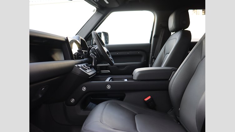 2023 認定中古車 Land Rover Defender 110 サントリーニブラック P525 AWD (AT) V8