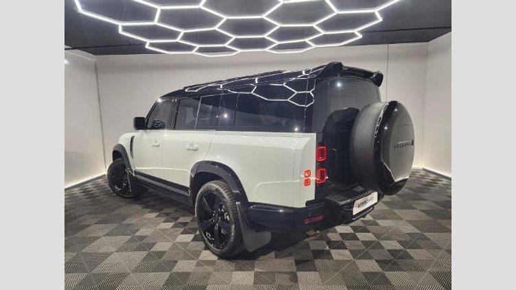 2025 Approved Land Rover Defender 130 Fuji White D350 X-Dynamic HSE D350 X-Dynamic HSE