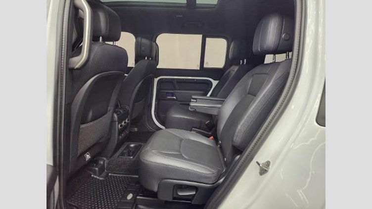 2025 Approved Land Rover Defender 130 Fuji White D350 X-Dynamic HSE D350 X-Dynamic HSE