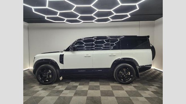 2025 Approved Land Rover Defender 130 Fuji White D350 X-Dynamic HSE D350 X-Dynamic HSE