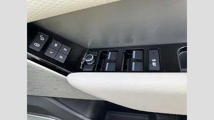 Range Rover Velar 18