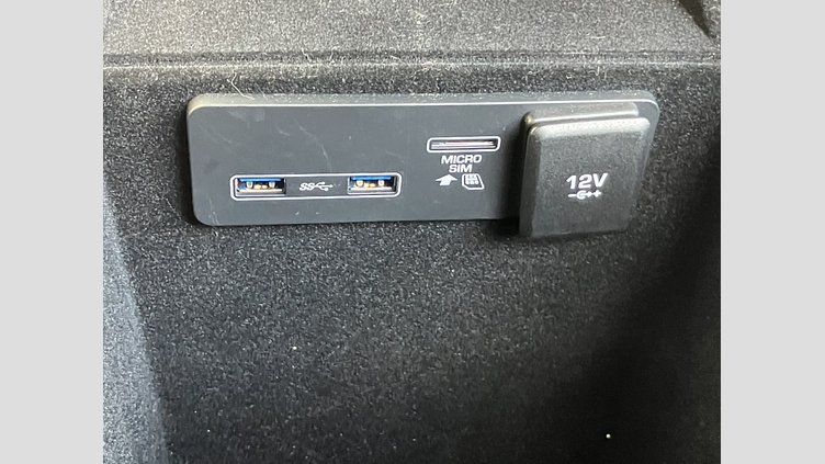 2019 認定中古車 Land Rover Range Rover Velar シリコンシルバー P250 R-DYNAMIC SE