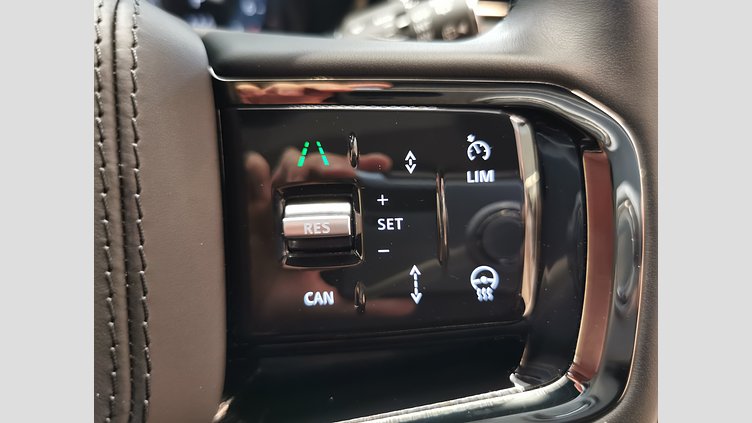 2025 認定中古車 Land Rover Range Rover Velar Charente Grey 2.0L AJ200P Hi PHEV ダイナミックSE　P400e