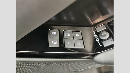 Range Rover Velar 29