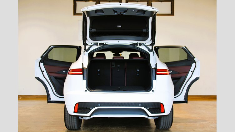 2025 認定中古車 Jaguar E-Pace Fuji White 2.0 litre i4D​ R-Dyanamic SE D200