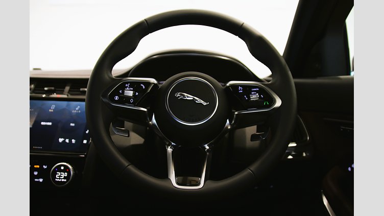 2025 認定中古車 Jaguar E-Pace Fuji White 2.0 litre i4D​ R-Dyanamic SE D200