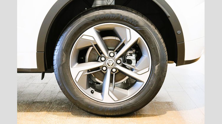 2025 認定中古車 Jaguar E-Pace Fuji White 2.0 litre i4D​ R-Dyanamic SE D200