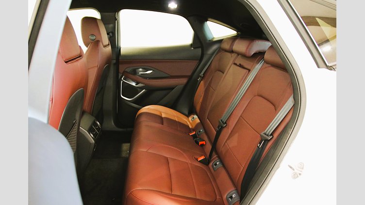2025 認定中古車 Jaguar E-Pace Fuji White 2.0 litre i4D​ R-Dyanamic SE D200