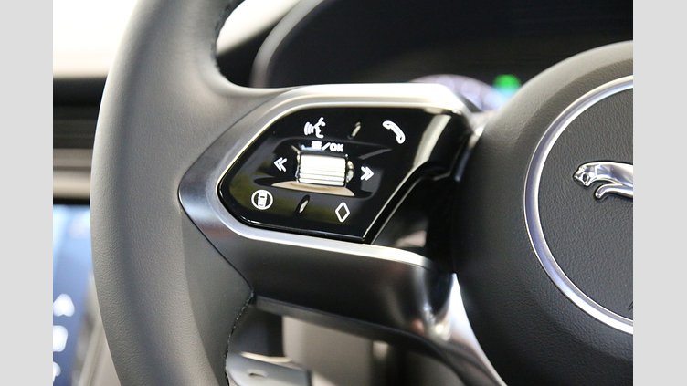 2025 認定中古車 Jaguar E-Pace Fuji White 2.0 litre i4D​ R-Dyanamic SE D200