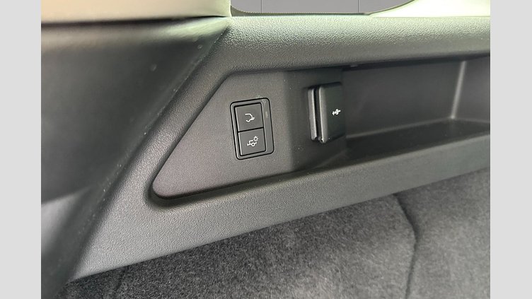 2022 Approved Land Rover Discovery Sport Portofino Blue PHEV P300e SE