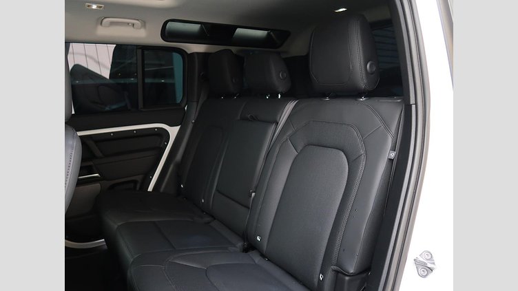2023 認定中古車 Land Rover Defender 110 フジホワイト D300 AWD（AT） S