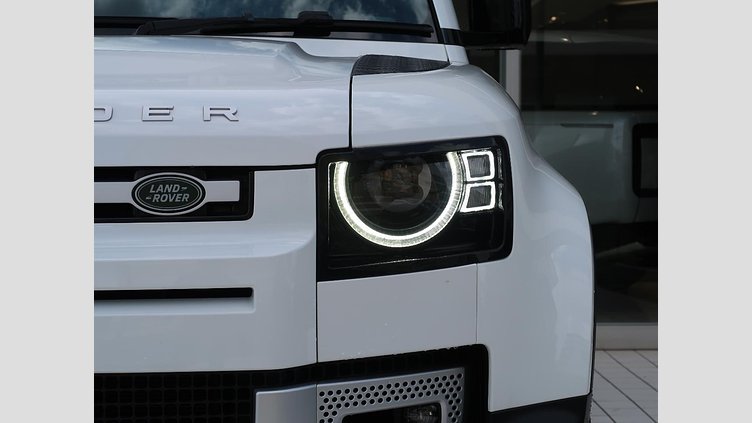 2023 認定中古車 Land Rover Defender 110 フジホワイト D300 AWD（AT） S