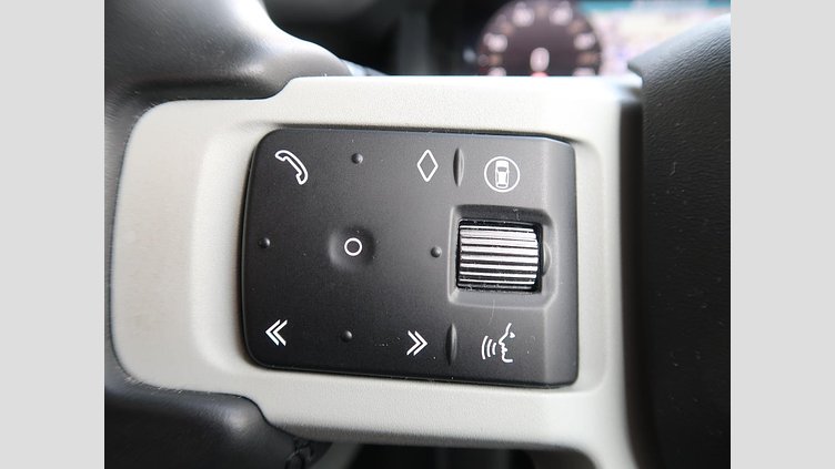 2023 認定中古車 Land Rover Defender 110 フジホワイト D300 AWD（AT） S