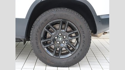 Defender 110 12