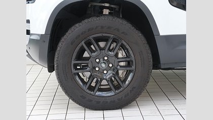 Defender 110 13