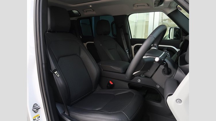 2023 認定中古車 Land Rover Defender 110 フジホワイト D300 AWD（AT） S